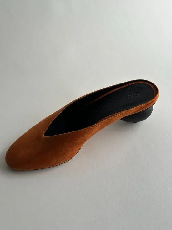 GRAY MATTERS Mules, size 39 in Rust color with Egg shaped Heel - Picture 5 of 7